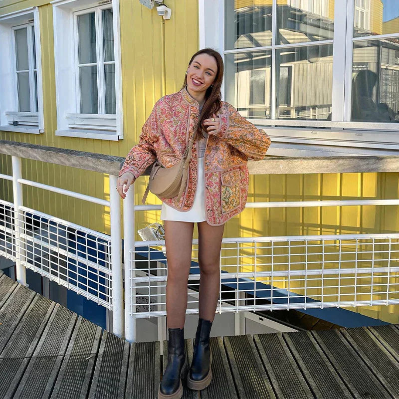 Jacka – Mjuk Blandning med Rund Halsringning & Följsam Passform