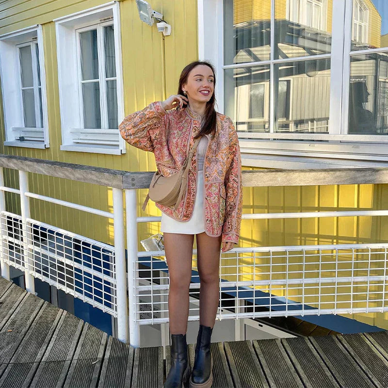 Jacka – Mjuk Blandning med Rund Halsringning & Följsam Passform