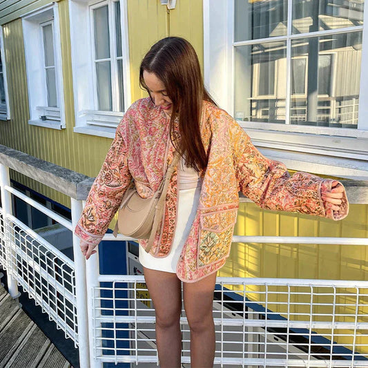 Jacka – Mjuk Blandning med Rund Halsringning & Följsam Passform