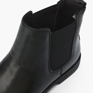 Old Money Chelsea Boots